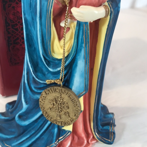 Madonna Mary Jesus Statue Vatican Library w/ Box - Picture 3 of 8